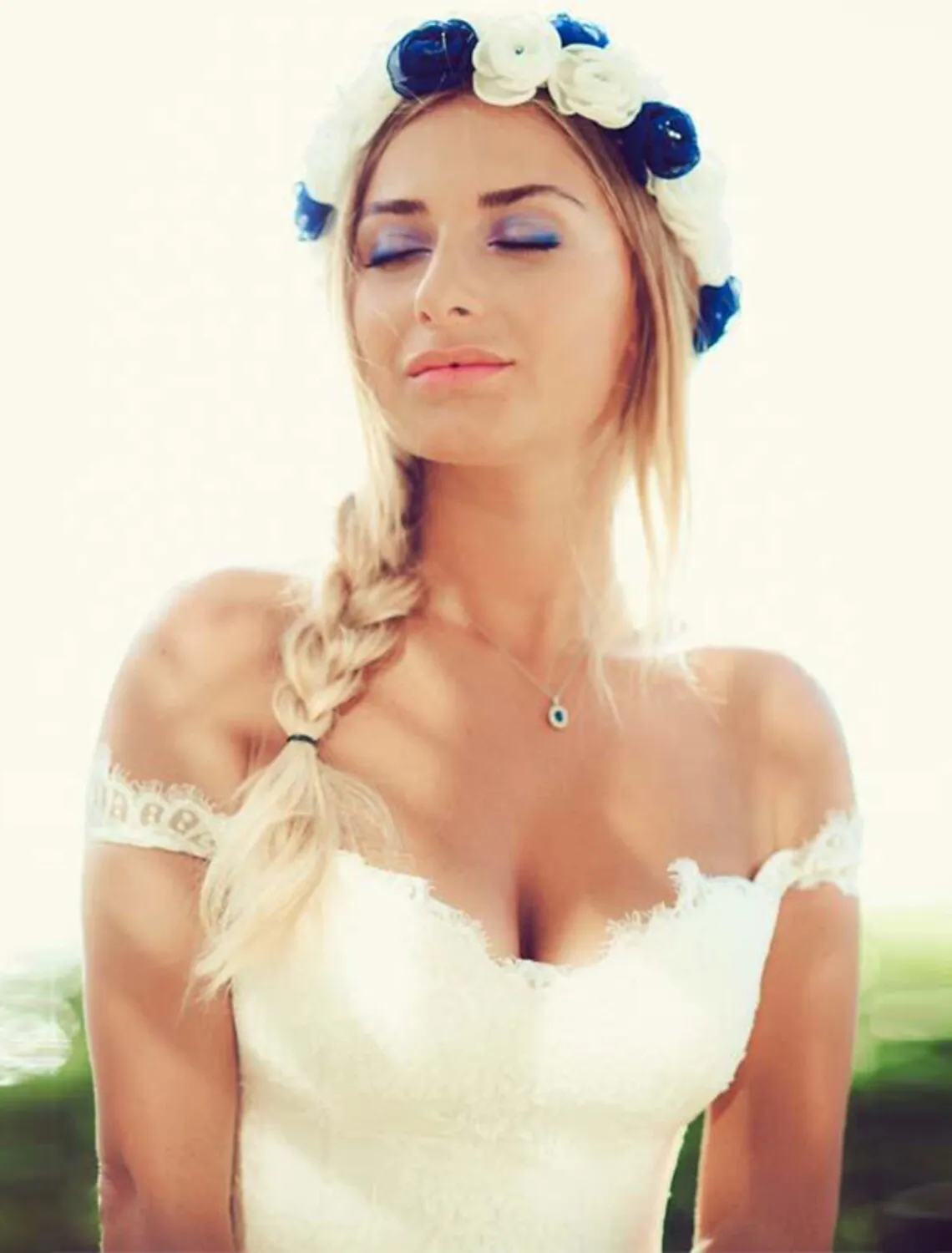 Beach Sexy Boho Wedding Dresses A-Line Off Shoulder Cap Sleeve Court Train Chiffon Bridal Gowns With Split Front Solid Color 2023 Summer Wedding Party