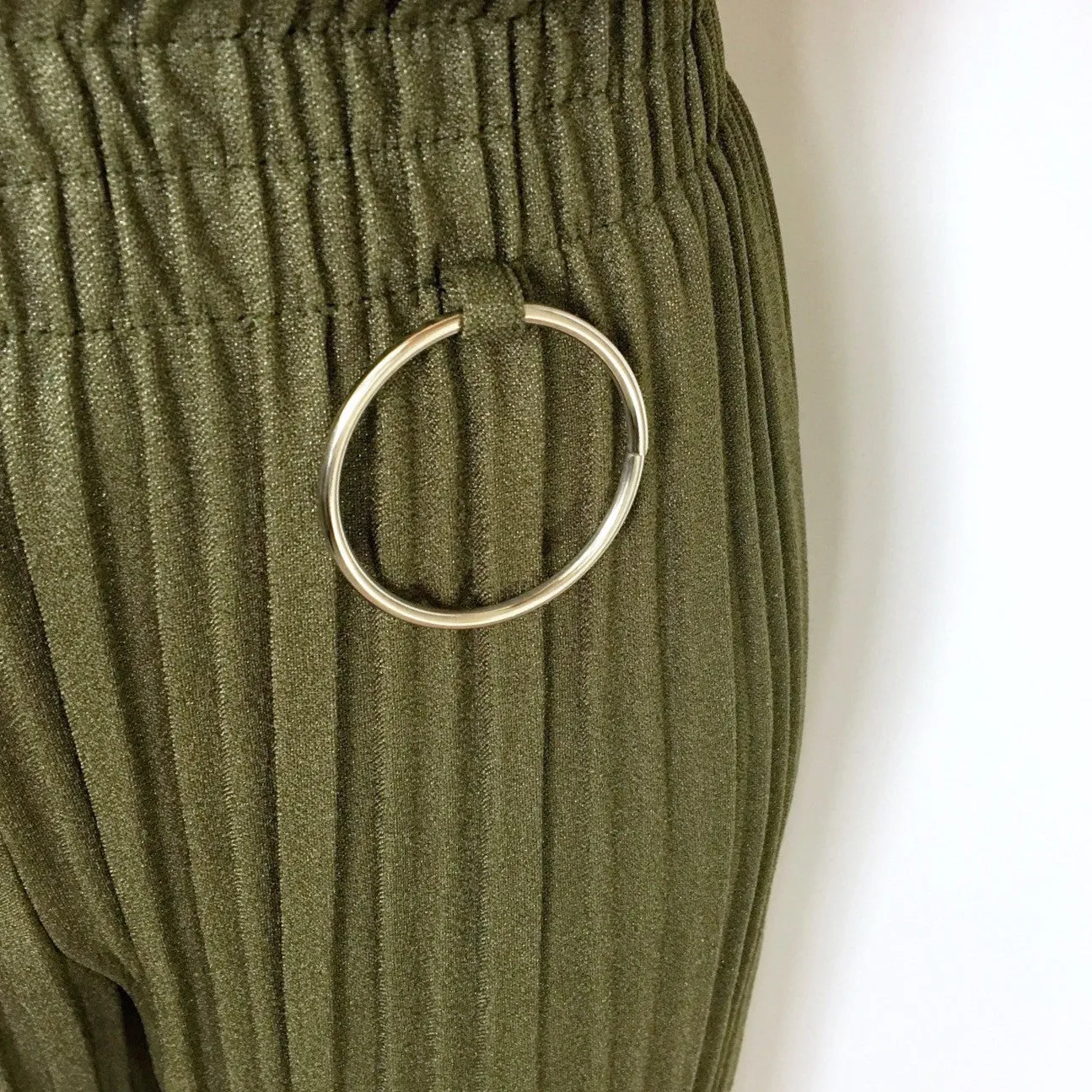 SIDE RING SHIMMER PLEATED TROUSERS